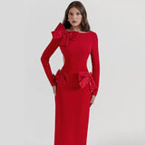 Robe de soirée chic et glamour rouge - LUNÉA : Élégance et audace